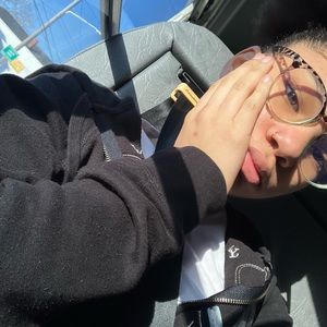 Meet your Posher, Arielle